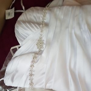 WHITE SATIN WEDDING DRESS